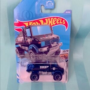 SWAT Police Truck - Hot Wheels Mercedes Benz Unimog 1300 treasure hunt
